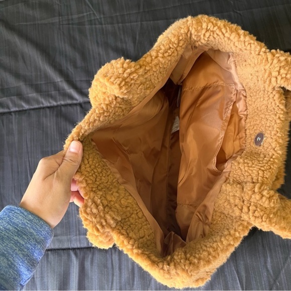 PINK VS Tan Sherpa Tote Bag - Picture 2 of 6